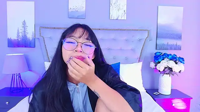 Yommi Winx online show from 10.04.25