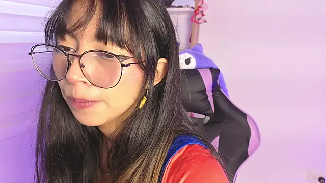 Yommi Winx online show from 11.13.25