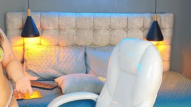 Laia and Aloby online show from 03.15.25