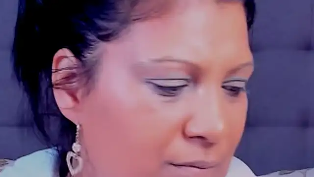 Snapshot of AmyCubes chatting on 03.06.25 AmyCubes online show from 03.06.25