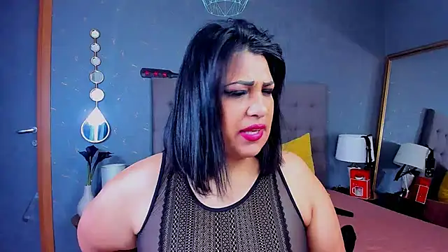 Snapshot of AmyCubes chatting on 03.10.25 AmyCubes online show from 03.10.25