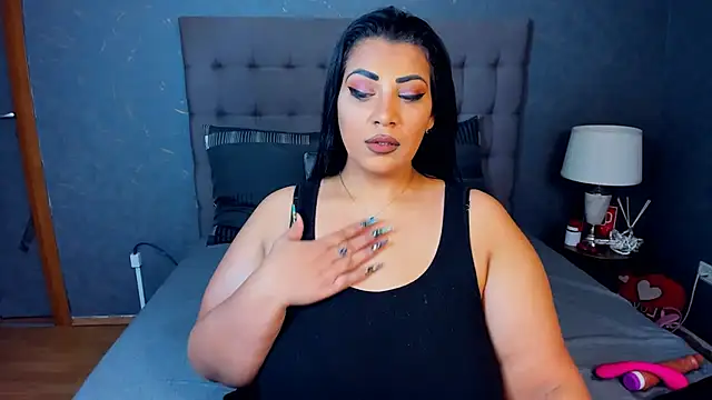 Snapshot of AmyCubes chatting on 10.18.25 AmyCubes online show from 10.18.25