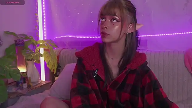 Kitty arts online show from 01.04.25