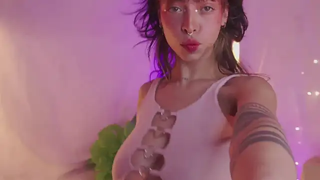 Kitty arts online show from 01.25.25