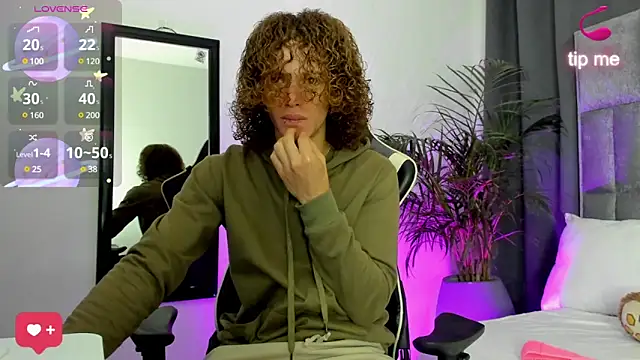 All3ssandr0 online show from 12.05.24