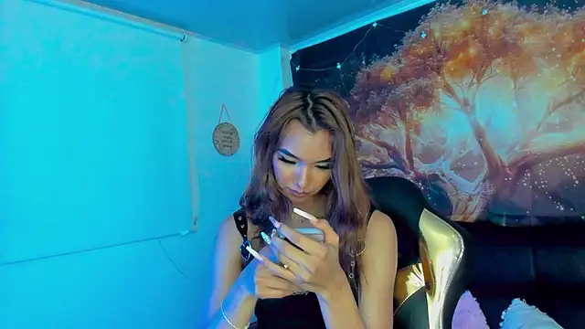 Nikol Rang   online show from 03.20.25