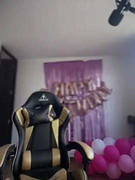 Nikol Rang   online show from 04.24.26