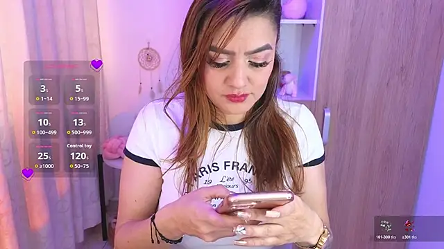 Snapshot of Lu_perez chatting on 06.17.26 Lu perez online show from 06.17.26