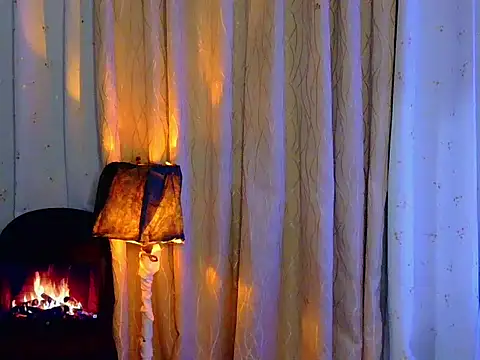 Snapshot of Jvuymae chatting on 11.18.25 Jvuymae online show from 11.18.25