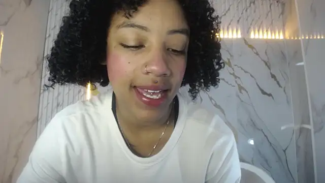 Snapshot of Violeth_b chatting on 10.07.25 Violeth b online show from 10.07.25