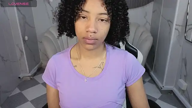 Snapshot of Violeth_b chatting on 01.19.26 Violeth b online show from 01.19.26