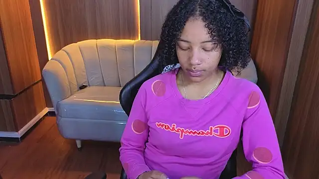 Snapshot of Violeth_b chatting on 02.16.26 Violeth b online show from 02.16.26