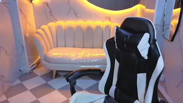 Snapshot of Violeth_b chatting on 02.17.26 Violeth b online show from 02.17.26