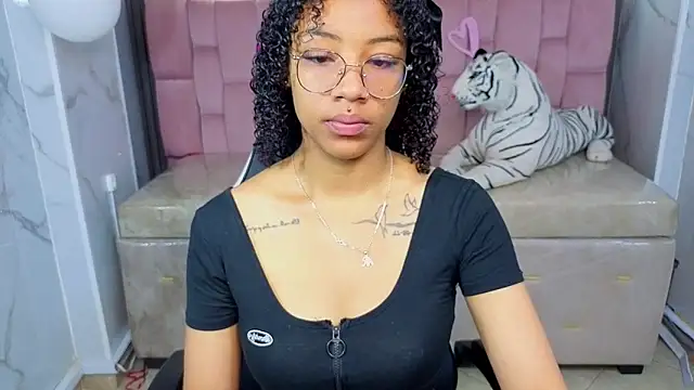 Snapshot of Violeth_b chatting on 02.27.26 Violeth b online show from 02.27.26