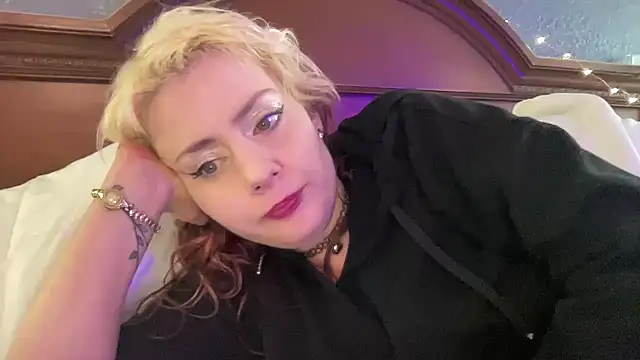 SkarlettRose96 online show from 04.23.26