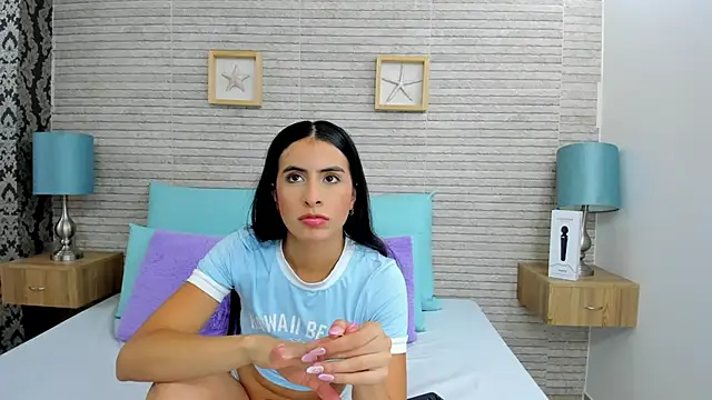 Snapshot of IssabellaLopez chatting on 12.11.24 IssabellaLopez online show from 12.11.24