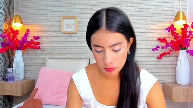 Snapshot of IssabellaLopez chatting on 09.11.25 IssabellaLopez online show from 09.11.25