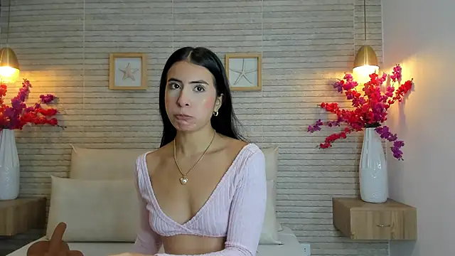 Snapshot of IssabellaLopez chatting on 09.30.25 IssabellaLopez online show from 09.30.25