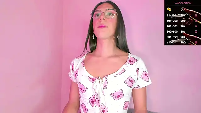 Snapshot of Crystal_channel1 chatting on 10.18.25 Crystal channel1 online show from 10.18.25