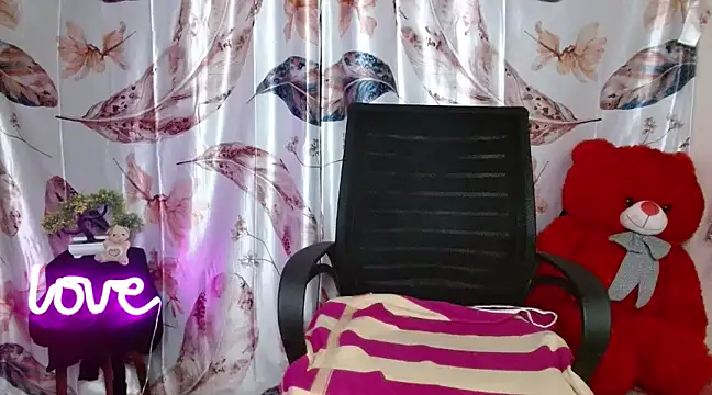 Naughty Ayesha1 online show from 01.04.25