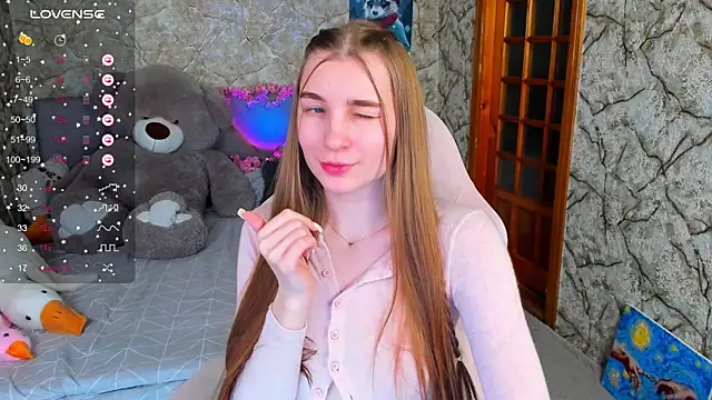 Snapshot of _flowersweeet_ chatting on 02.17.26 flowersweeet online show from 02.17.26