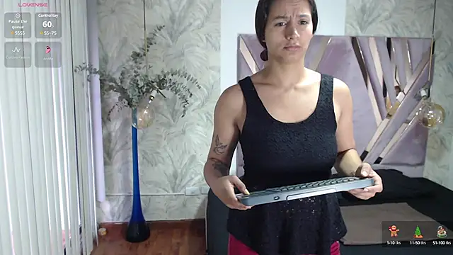 Snapshot of jackstanford chatting on 12.31.24 jackstanford online show from 12.31.24