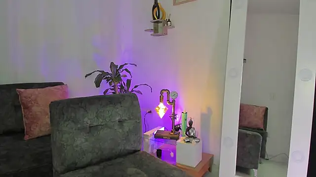 Alaia Love77 online show from 02.16.25