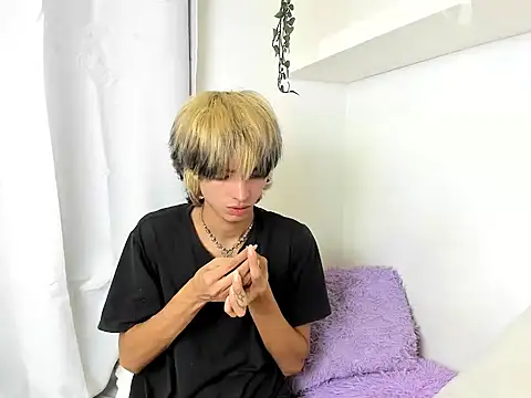 santy-kitty online show from 12.22.24