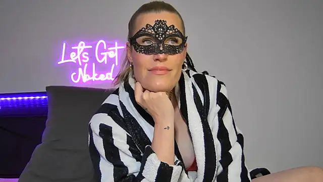 Sissy-Bee online show from 05.28.26