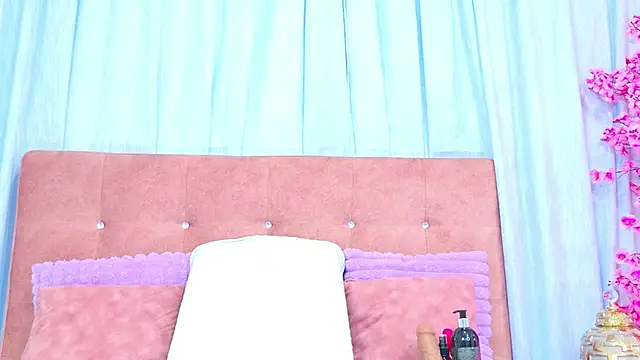 AlliciaKim online show from 11.26.25