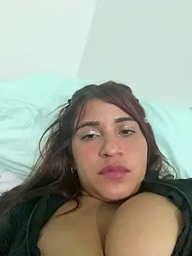 perlita05 online show from 03.14.25