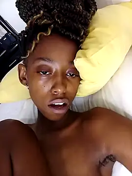 Snapshot of 02Boitybaby chatting on 12.13.24 02Boitybaby online show from 12.13.24