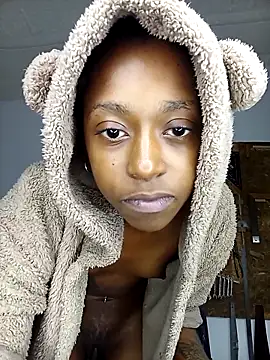 Snapshot of 02Boitybaby chatting on 10.18.25 02Boitybaby online show from 10.18.25