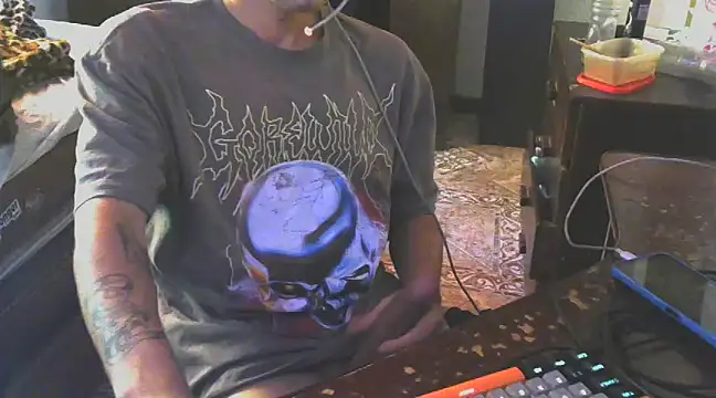 Snapshot of iCrashzin chatting on 02.16.25 iCrashzin online show from 02.16.25