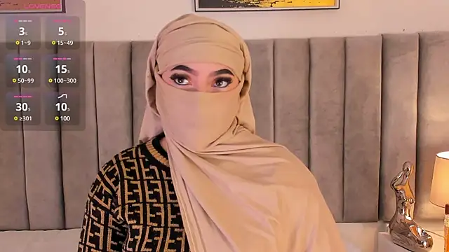 Snapshot of _malih_ chatting on 01.11.25 malih online show from 01.11.25