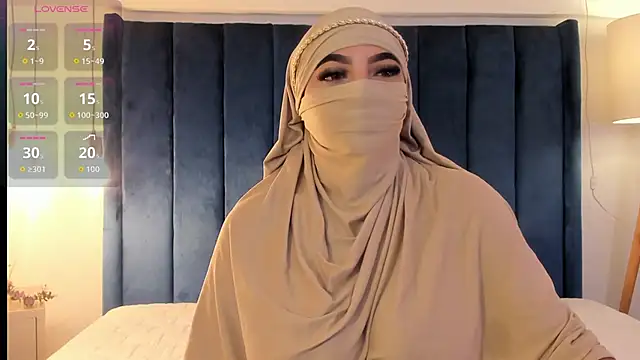 Snapshot of _malih_ chatting on 11.27.25 malih online show from 11.27.25