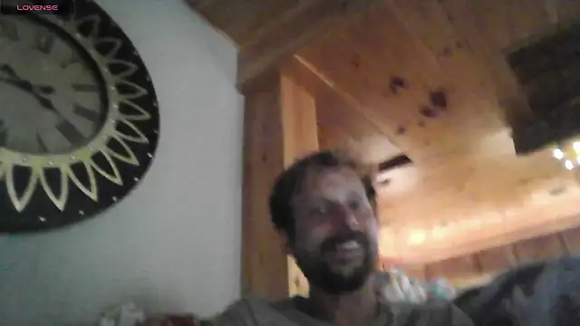 Snapshot of thecatrangler chatting on 09.21.25 thecatrangler online show from 09.21.25