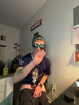 Snapshot of twentywithafelonyy chatting on 03.01.25 twentywithafelonyy online show from 03.01.25