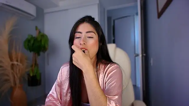 auroracaruso11 online show from 09.30.25