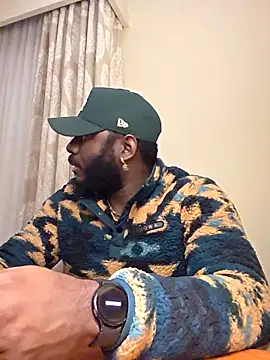 Snapshot of Stayinalive1992 chatting on 12.04.25 Stayinalive1992 online show from 12.04.25