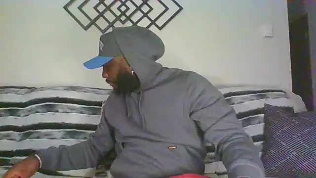 Stayinalive1992 online show from 12.17.25