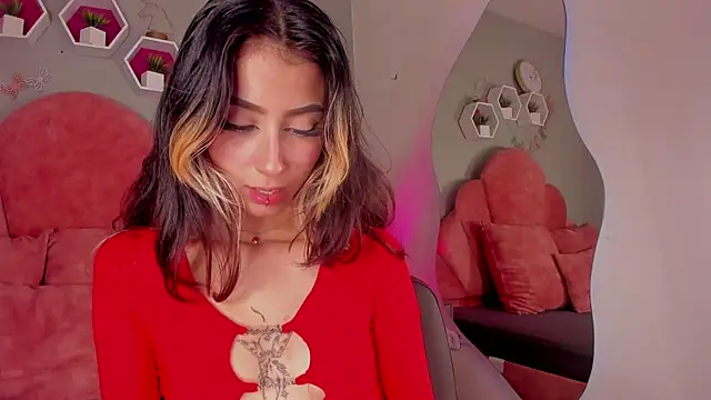 Snapshot of ParisFox_ chatting on 01.21.25 ParisFox online show from 01.21.25