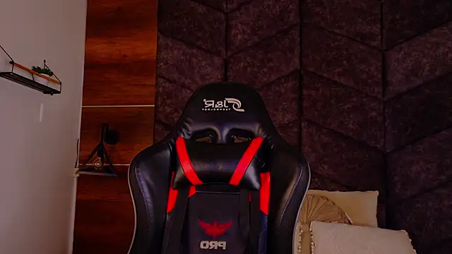 ParisFox  online show from 02.20.26