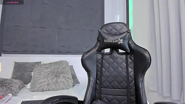 SaraGomez1 online show from 02.07.25