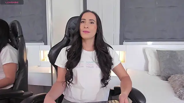 SaraGomez1 online show from 02.24.25