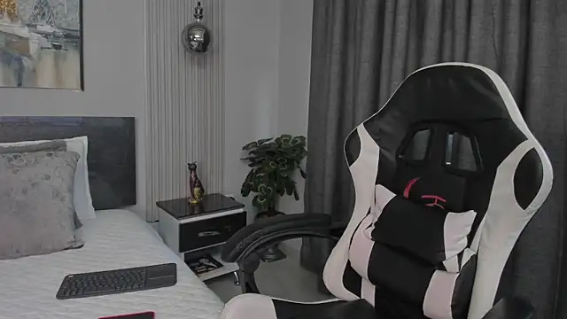 SaraGomez1 online show from 05.11.26
