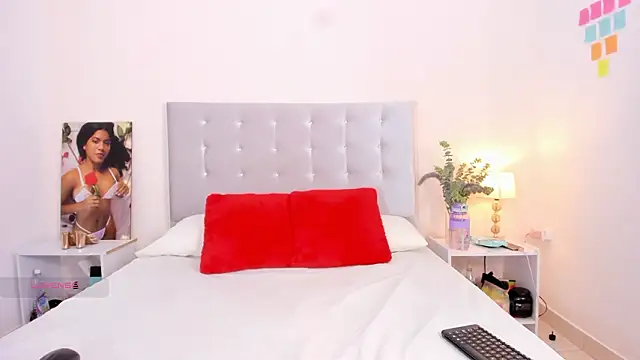 NiaBlanco online show from 02.19.26