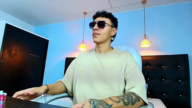 Lobo 17  online show from 02.26.25