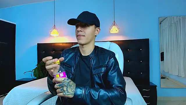 Lobo 17  online show from 03.06.25