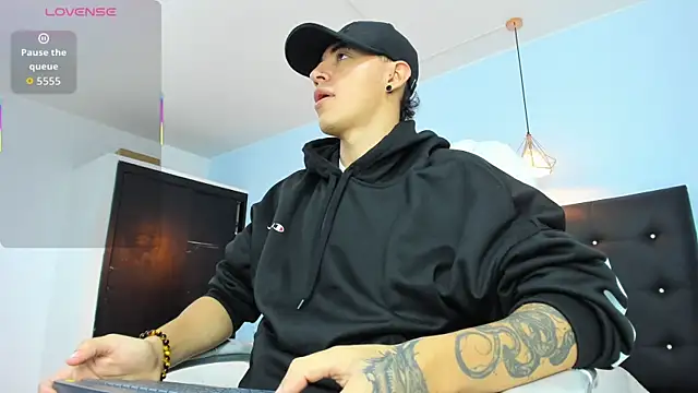 Lobo 17  online show from 10.23.25